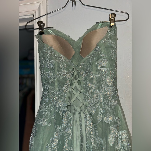 Prom Dress - Picture 5 of 7